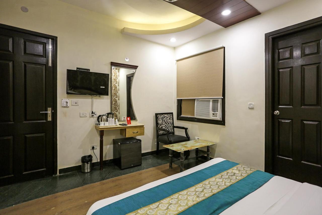 Oyo Hotel Asko International Near Gurudwara Shri Bangla Sahib Neu-Delhi Exterior foto
